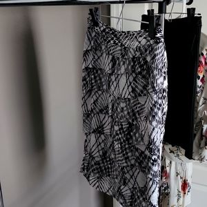 Asymmetrical black and white skirt